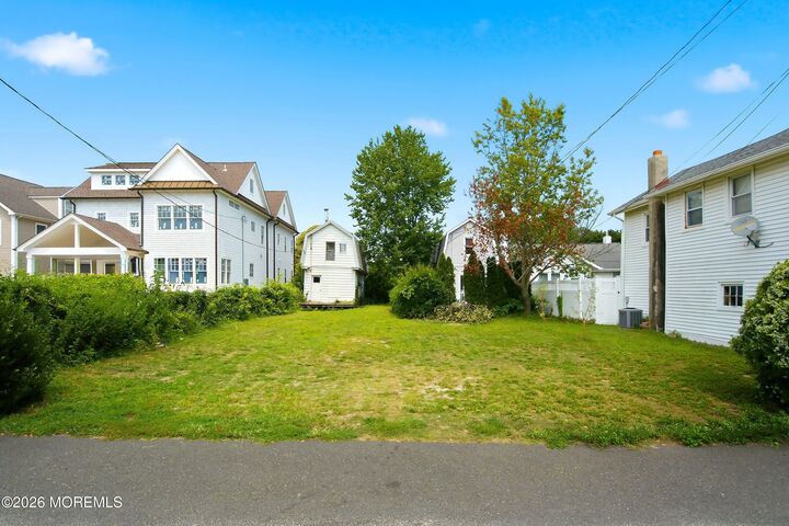 423 Woodland Avenue, Avon-by-the-Sea, NJ 07717